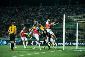 Арбитра ругай, но и сам не плошай