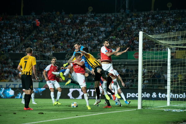 Арбитра ругай, но и сам не плошай