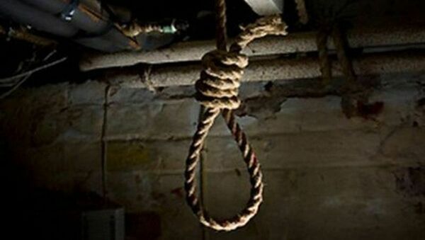 Найден повешанным