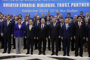 И словом, и делом