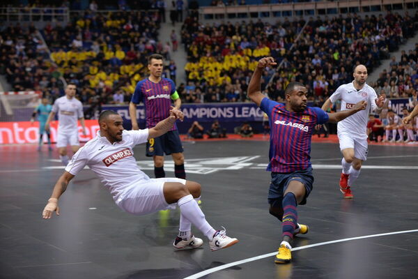 Лучший вратарь  мира  к бою готов!