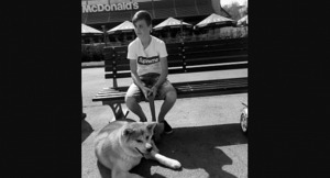 Полиция Алматы расследует как суицид дело повешенного на собачьем поводке юноши из Башкирии