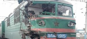 Электровоз с 20 вагонами сошел с рельсов после столкновения с грузовым поездом в Павлодарской области