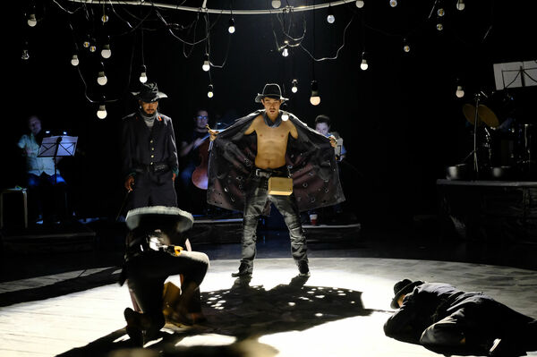 Театр уходит в онлайн