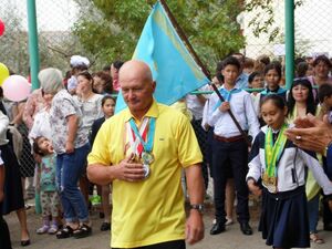 Евгений УХОВ, преподаватель физкультуры: Из неудачника можно сделать чемпиона