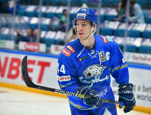 Кому нужны  такие контракты?