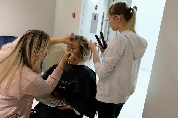 …и думать о красе ногтей