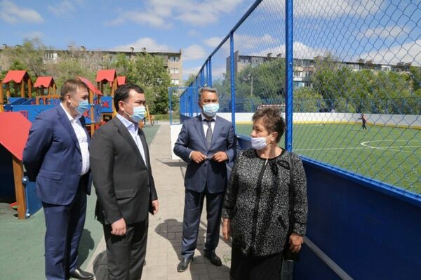 Мы наш, мы новый двор построим