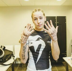 Девушка  с характером