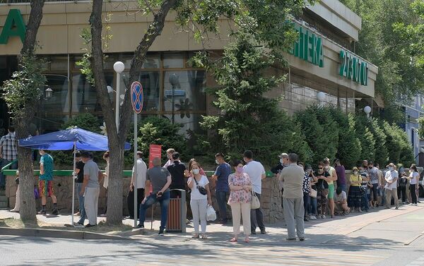 Я сам обманываться рад?