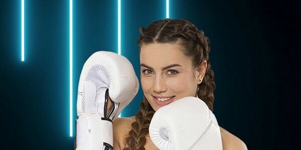 Она мечтает стать великой!