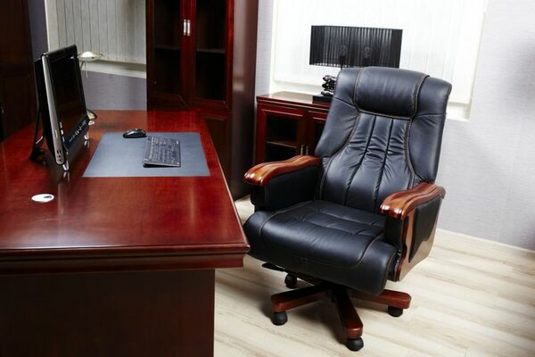 Спасение -  в эбеновой мебели?