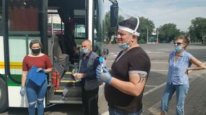 А вы, друзья,  как ни садитесь...