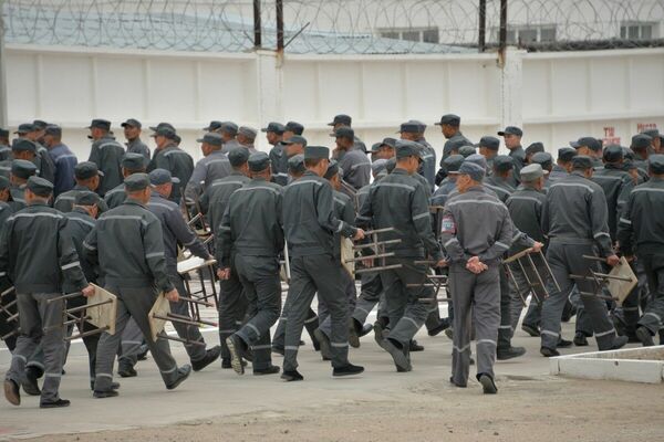 Нехорошо сидим!