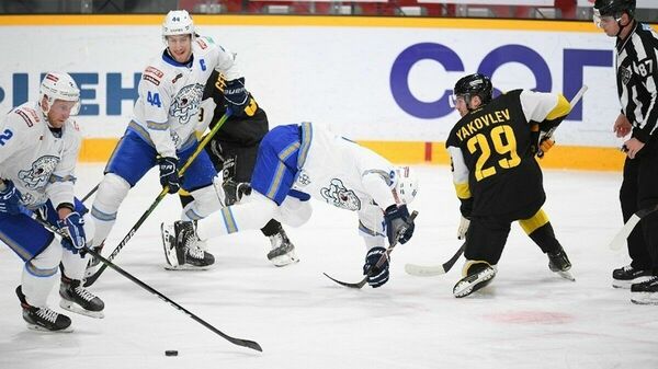 На Дица надейся,  но сам забивай