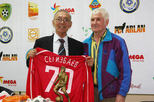 Право называться легендой  надо  заслужить