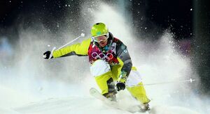 Тернистый спуск  по бугристой трассе