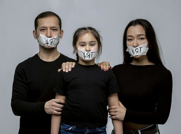 Мусор надо вынести скорее