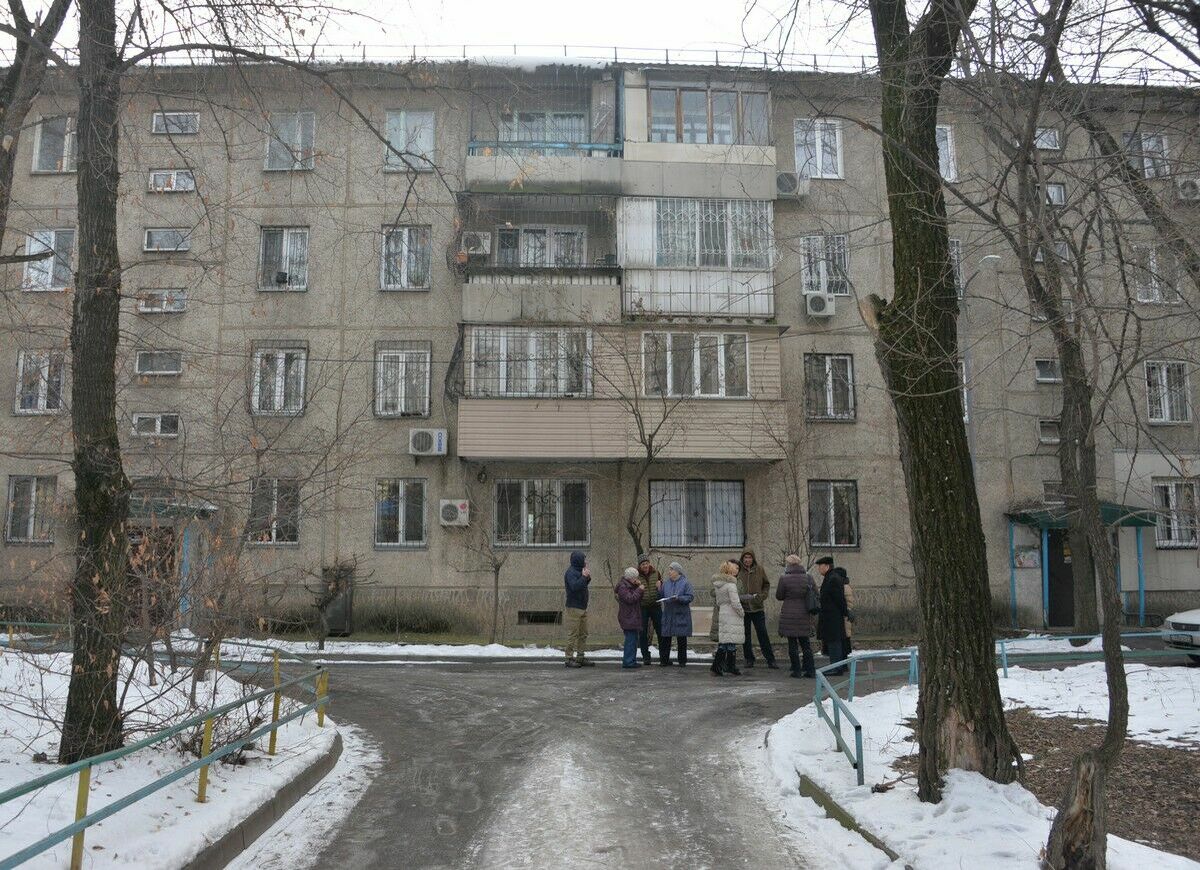 Низы не могут,  а верхи не торопятся