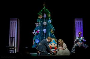 Почему директор театра осталась без кресла