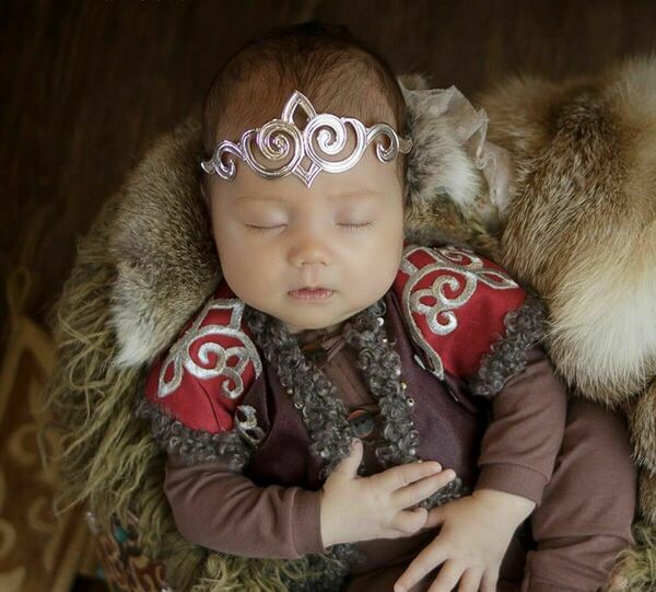 Спят усталые батыры...