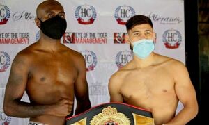 Скорость рук - его талант!