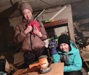 Добрые феи с шуруповёртом и лобзиком