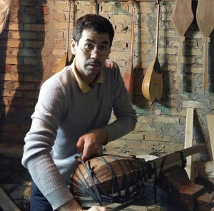 Заставит дерево запеть!