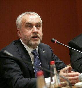 Обвинили в мошенничестве