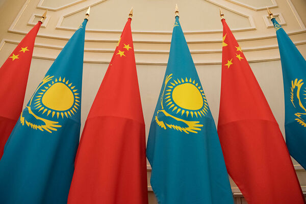 Между синофобией и синолюбием