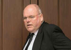 В суд  из-за масок