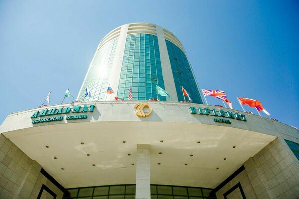 “Дипломат” без ручки