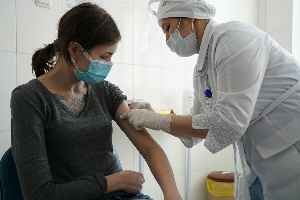 Ковид наступает. Спасение - в вакцинации