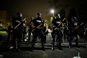 Полицейского нарушитель попутал