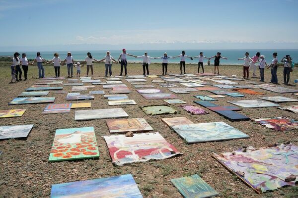 Степь да степь кругом…