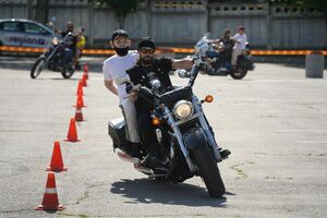 Рёв моторов,  стук сердец