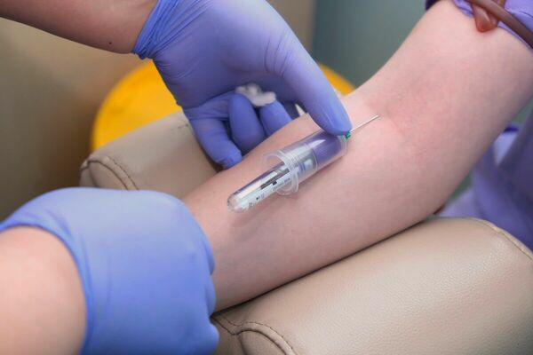 Как дела?  Пока антитела!