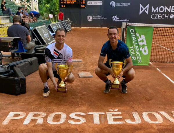 В гостях победы, дома - поражения