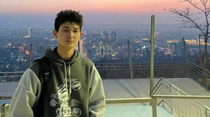 Спасшего женщину и детей в алматинском фонтане студента наградил Токаев