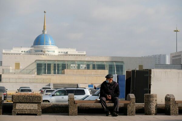 Данияр Ашимбаев, политолог: Некоторые министры и акимы заслуживают пинка под зад