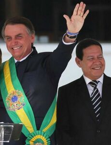 Приходится  его терпеть