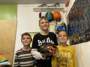 Язык жестов  и коньки