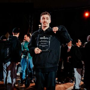 Раскатал  по танцполу