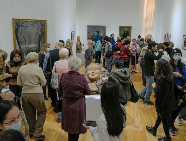 Странно великий человек