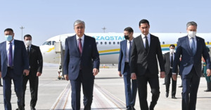 Токаев прибыл с государственным визитом в Туркменистан