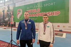 Казахстанец Андрей Дулин стал чемпионом мира по гиревому спорту