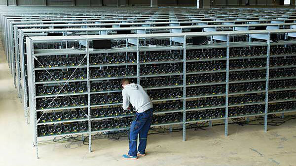 Транжиры-майнеры и экономный министр