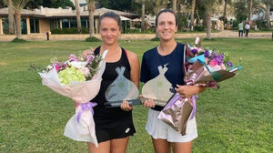 Счастливые корты Индии и Казахстана