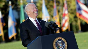 Дональд Трамп и Джо Байден делают вид, что собираются участвовать  в президентских выборах-2024