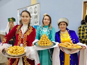 Вам, татарам,  лишь бы даром